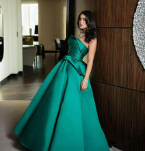 Load image into Gallery viewer, Satin Green Evening Dress